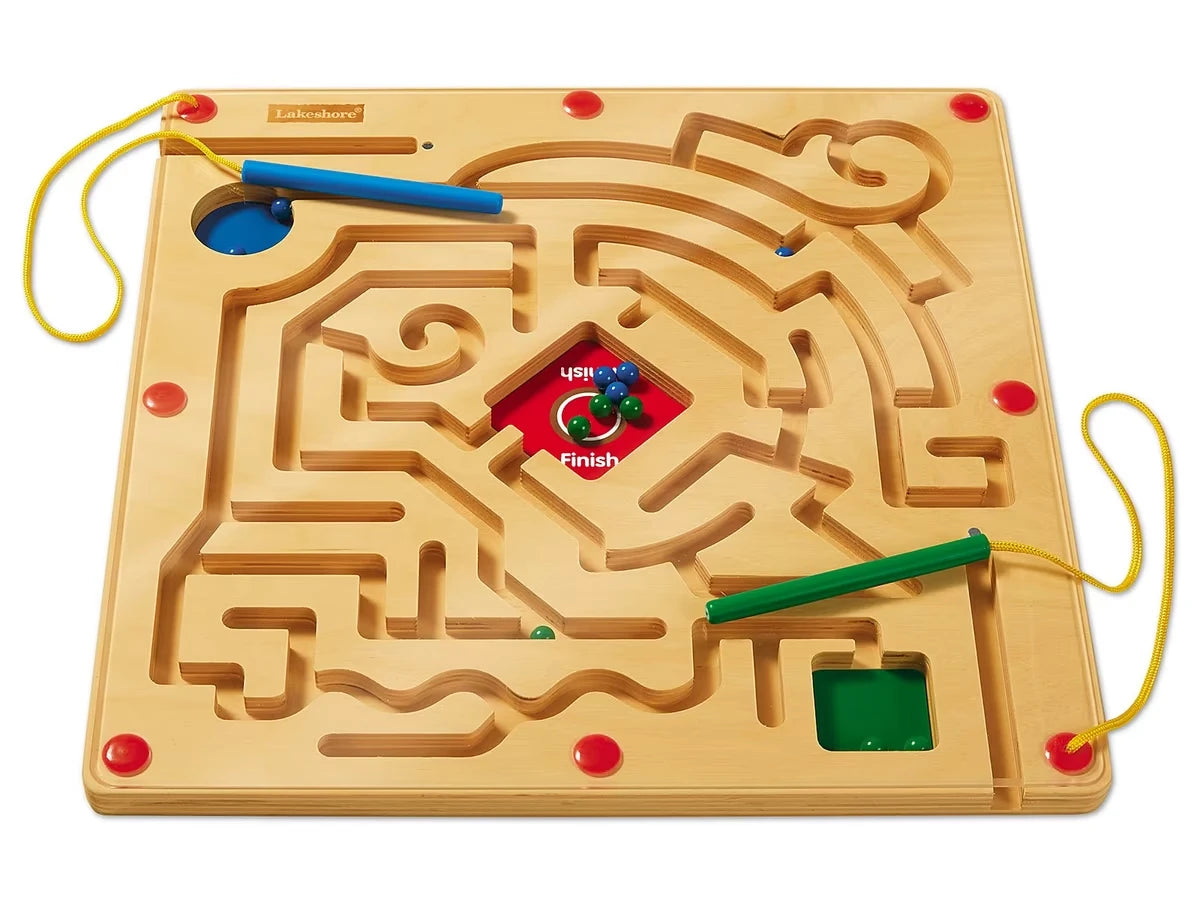Race to the Finish! Magnetic Maze - US 8433