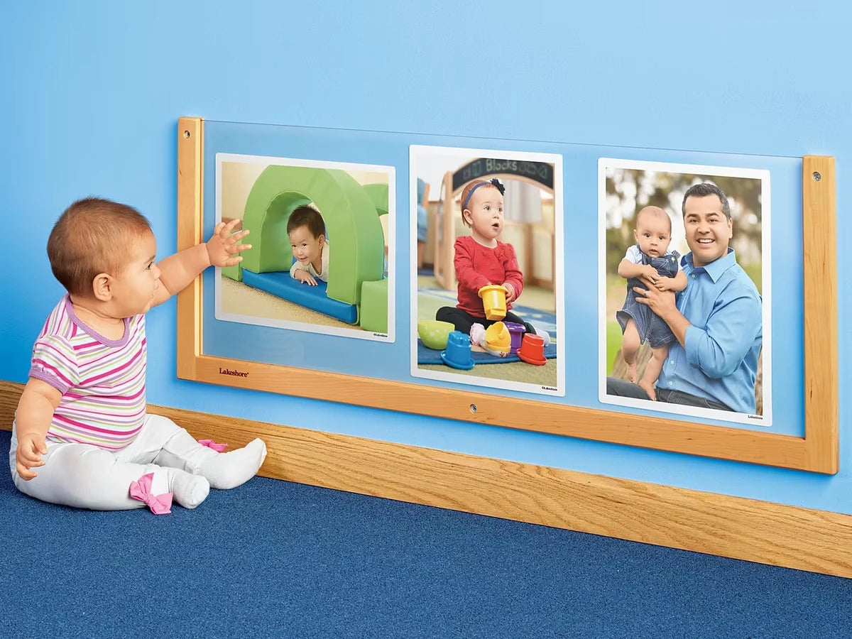 Child’s View Changeable Display Center - US 8265