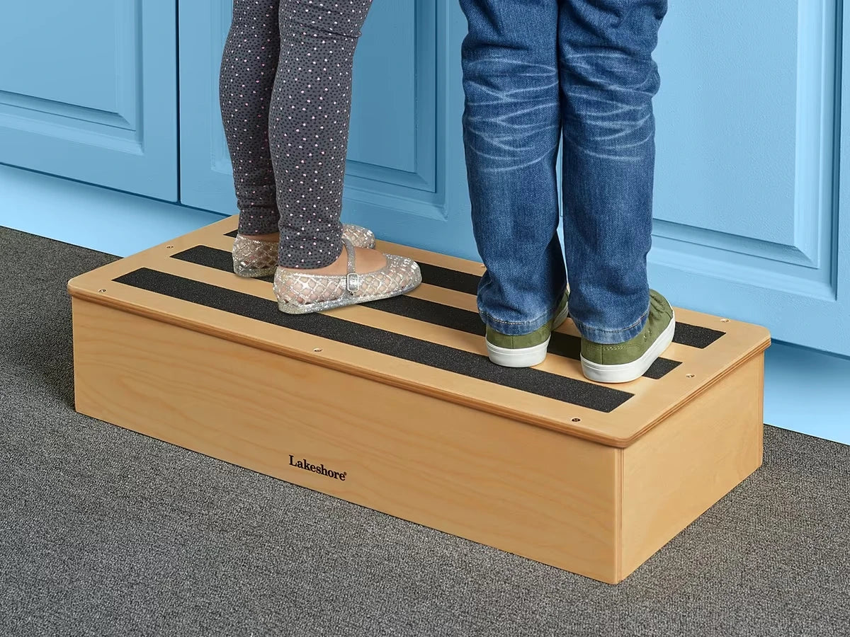 No-Slip Classroom Step Stool - US 4286