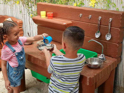 Pump & Play Mud Kitchen - US 1330