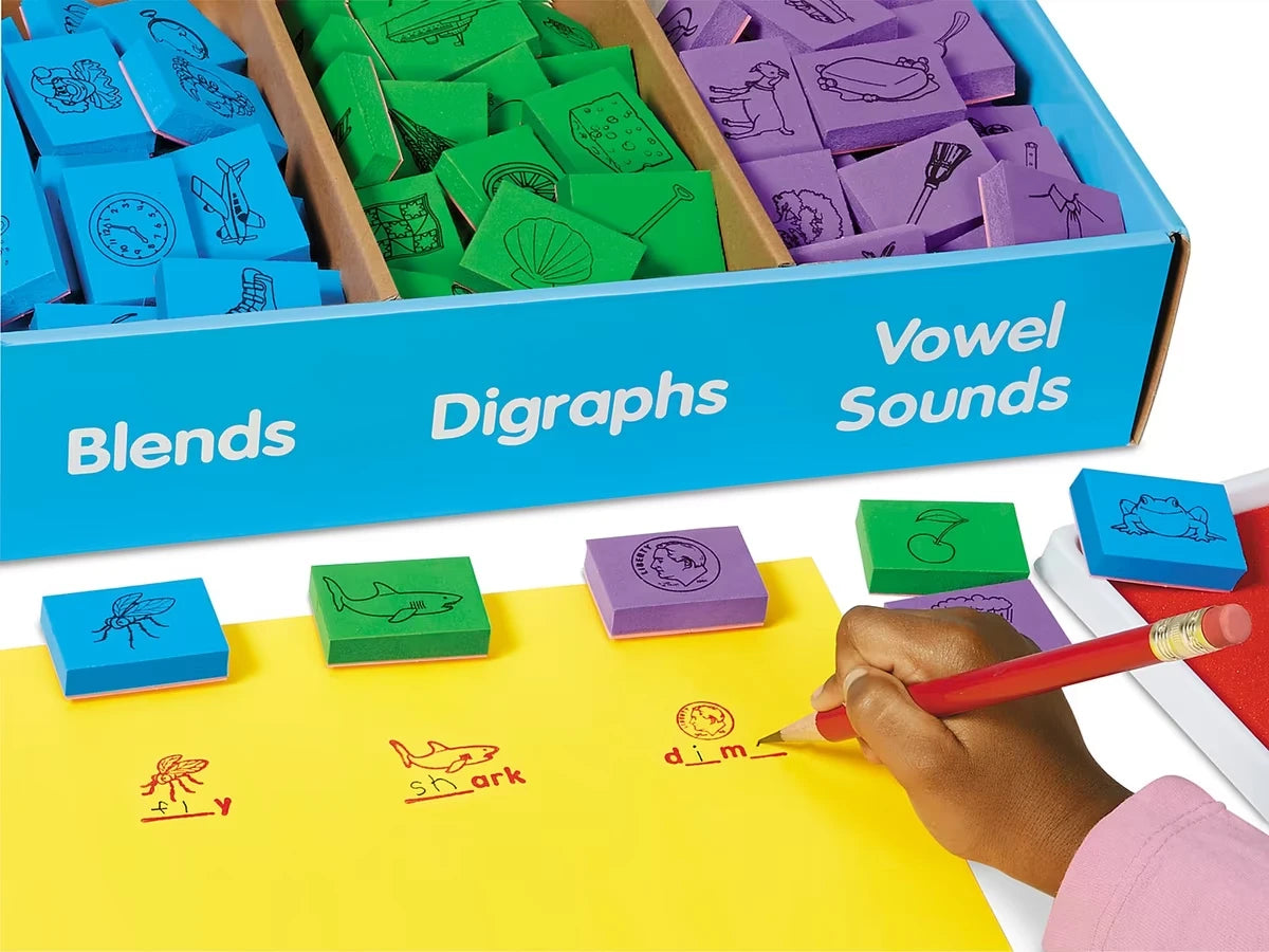 Fill-In-The-Blank Phonics Stamps - US 3690