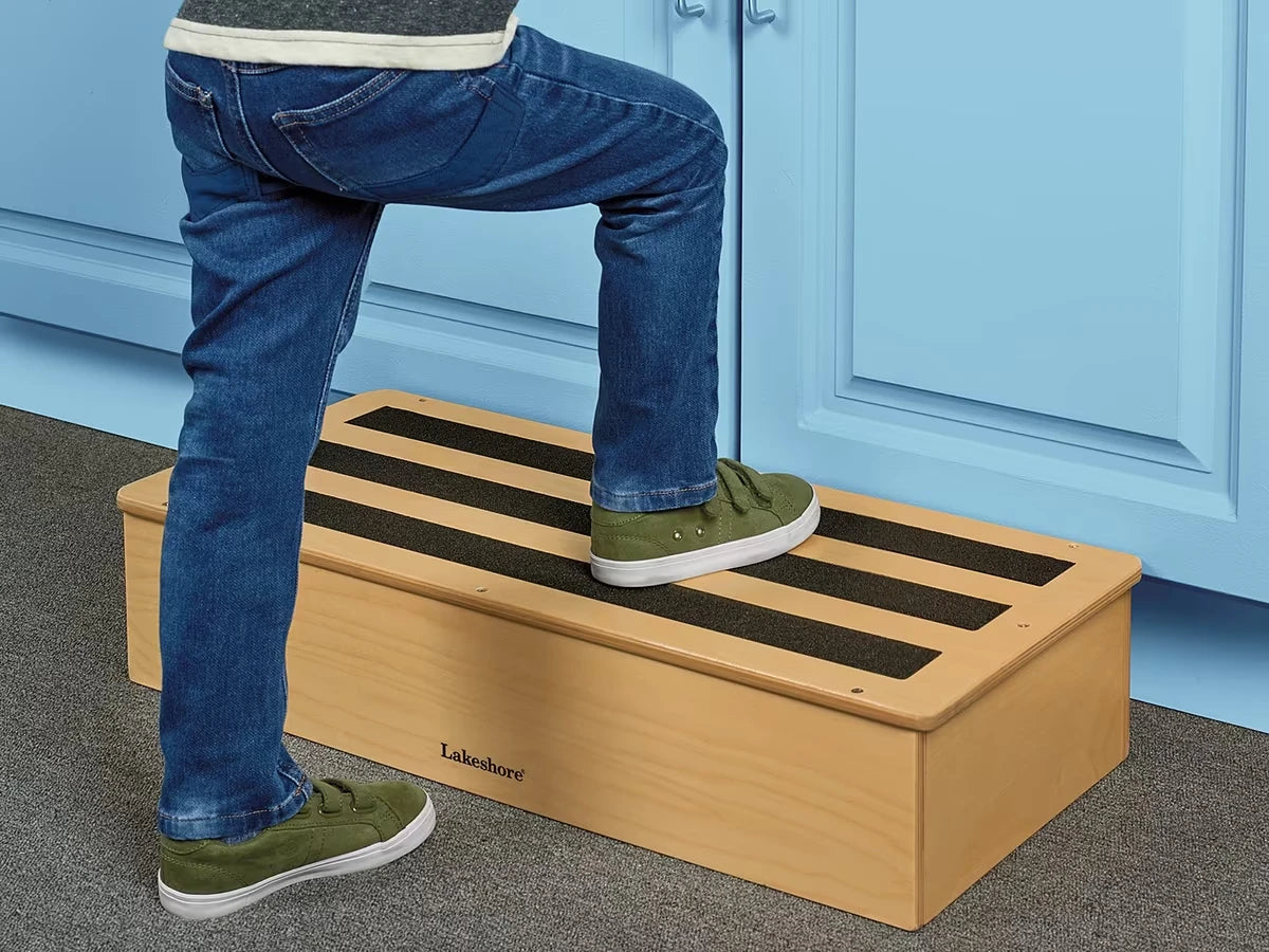 No-Slip Classroom Step Stool - US 4286